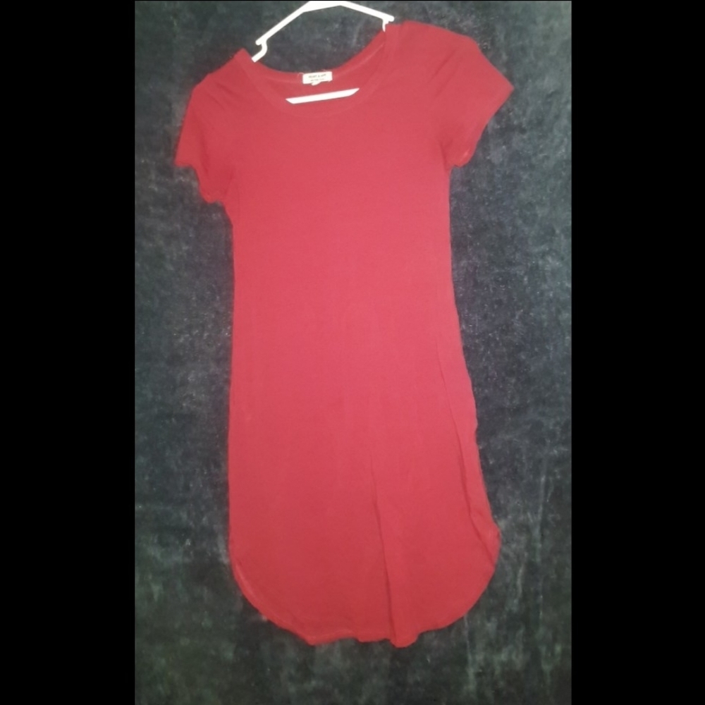 Burgundy short sleeve dress